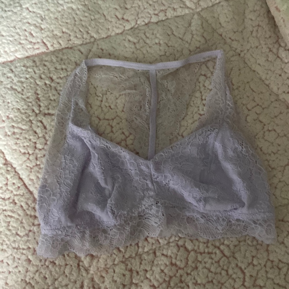 Women’s lacy bra!! Light purple.